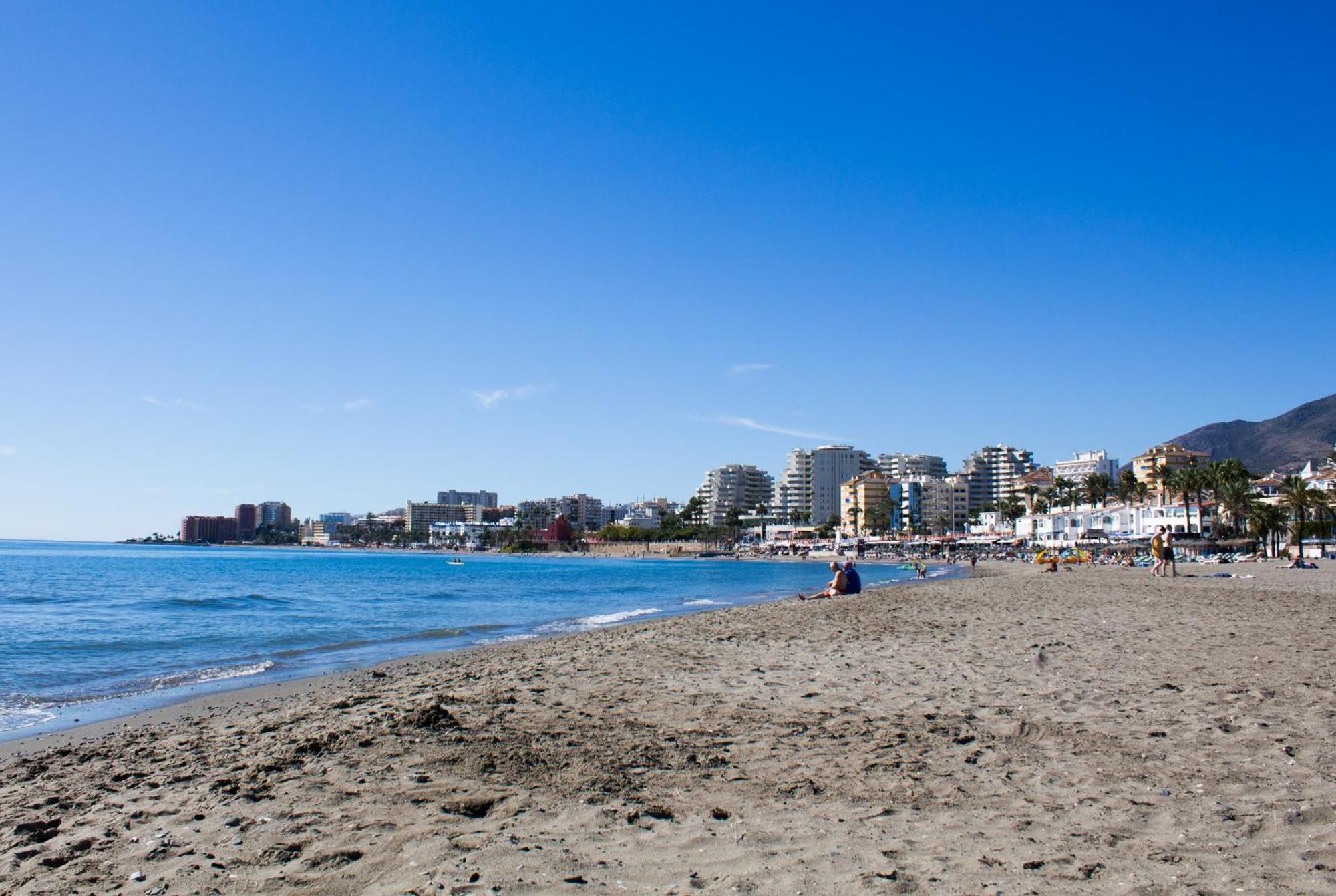 Benal Beach Suite Ii, Estudio Con Parque Acuatico Y Vistas Al Mar. Бенальмадена Экстерьер фото
