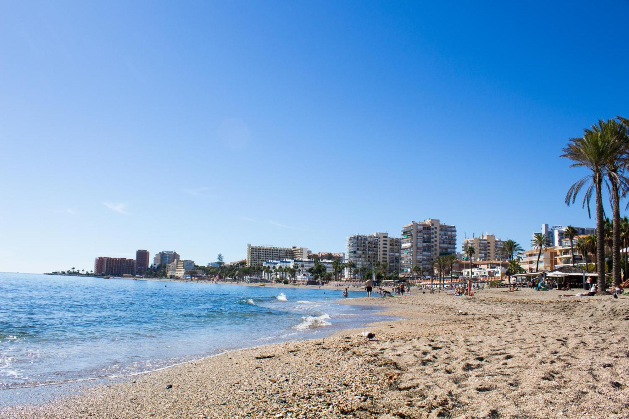 Benal Beach Suite Ii, Estudio Con Parque Acuatico Y Vistas Al Mar. Бенальмадена Экстерьер фото