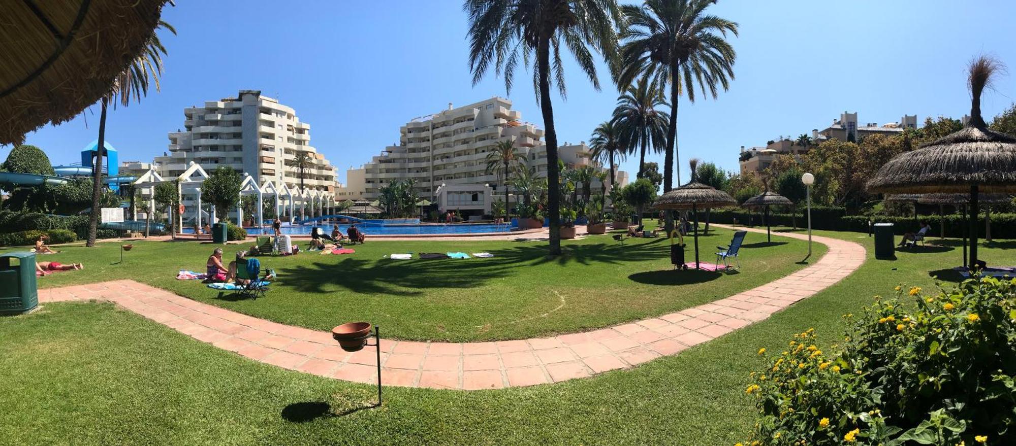 Benal Beach Suite Ii, Estudio Con Parque Acuatico Y Vistas Al Mar. Бенальмадена Экстерьер фото
