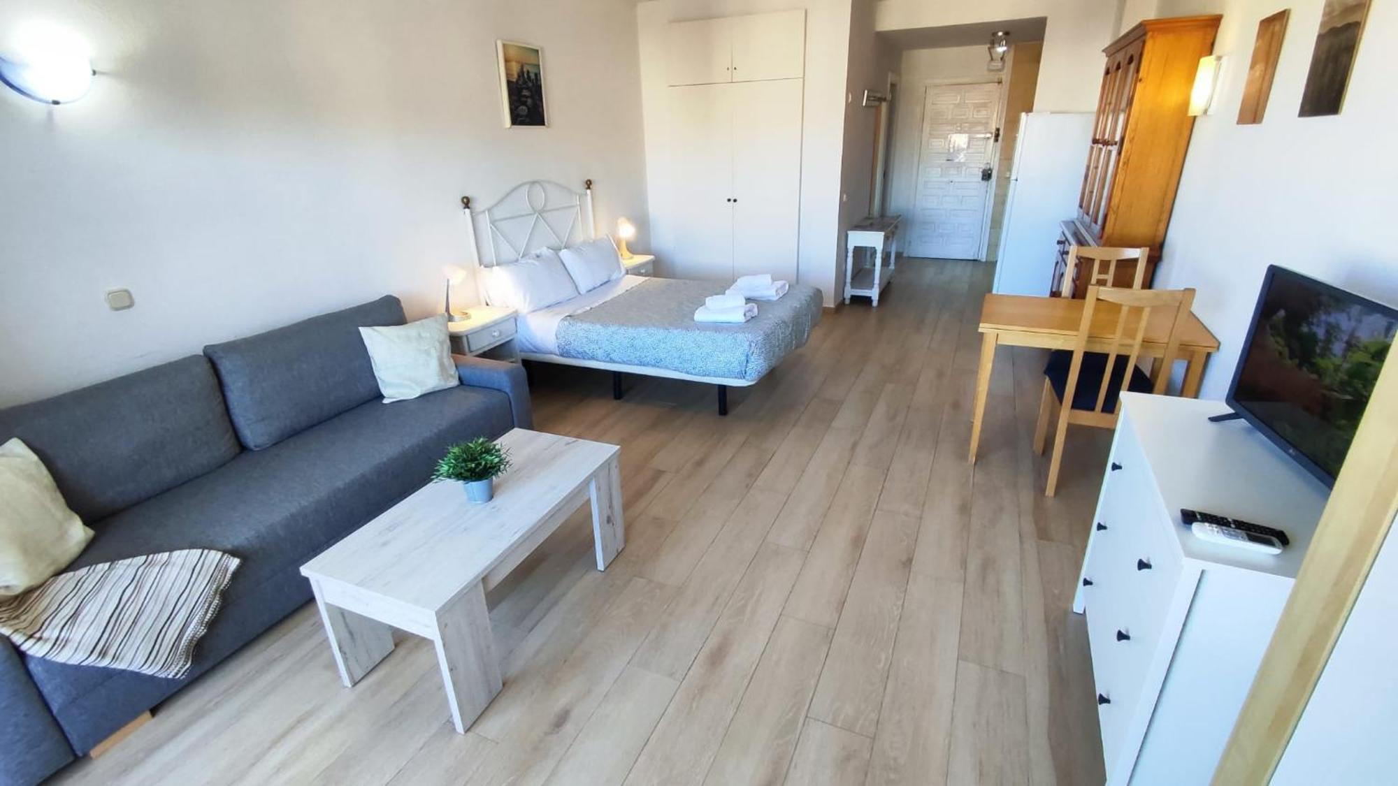Benal Beach Suite Ii, Estudio Con Parque Acuatico Y Vistas Al Mar. Бенальмадена Экстерьер фото